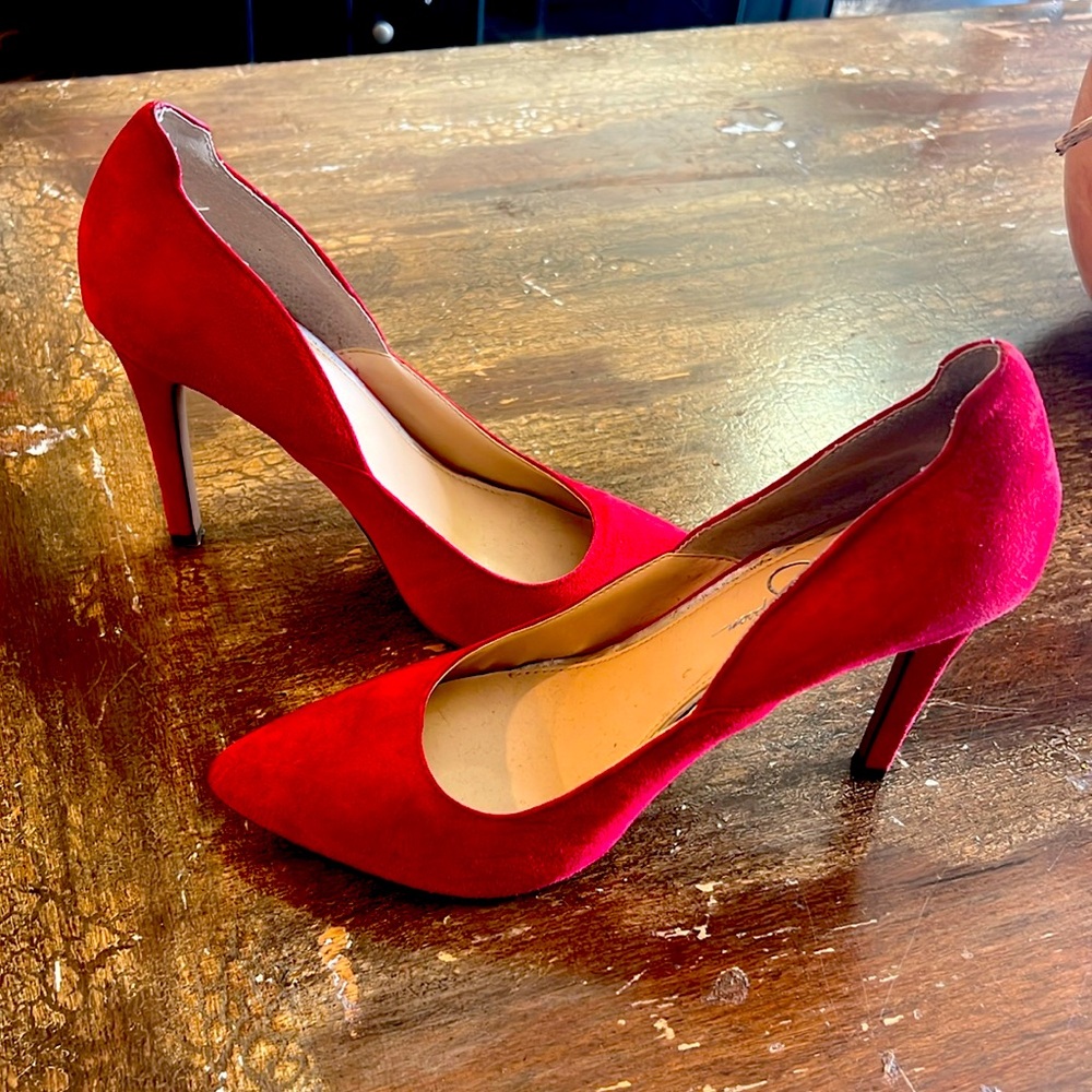 Red Pumps